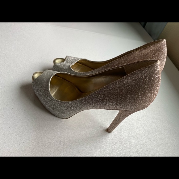 Guess silver and gold size 8 heels. - Picture 3 of 3